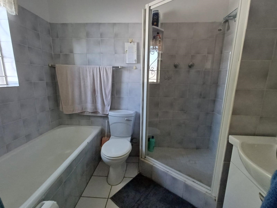 4 Bedroom Property for Sale in Porterville Western Cape